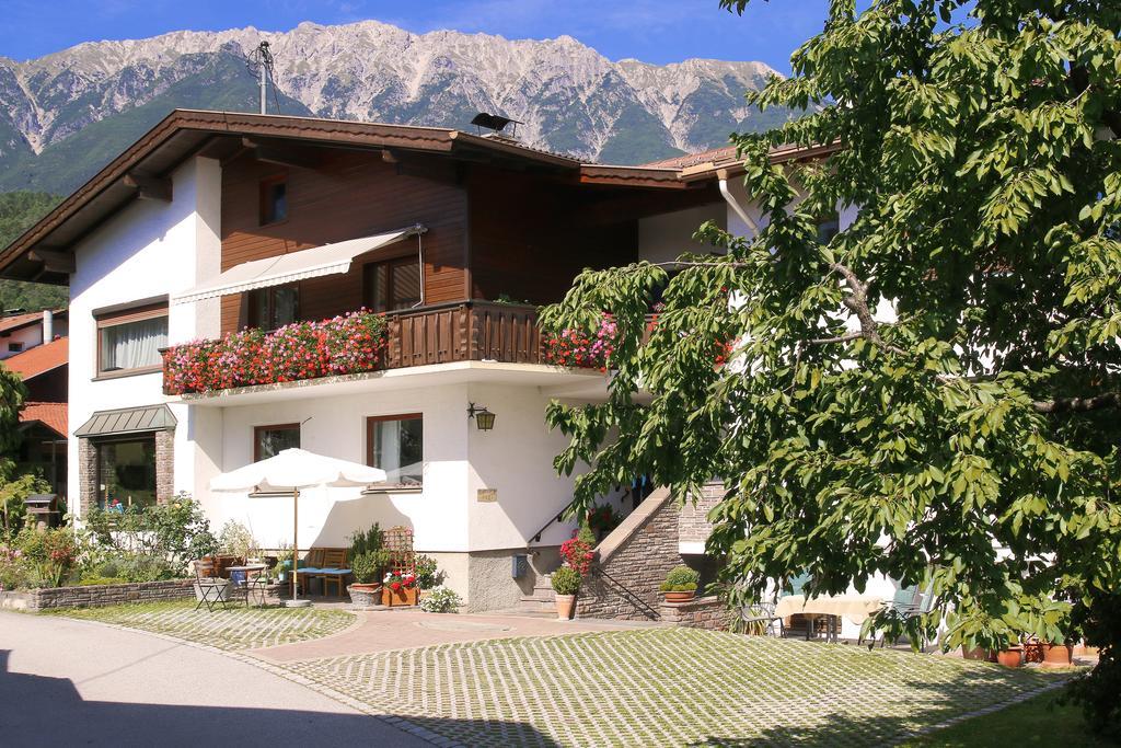 Haus Gamper-Haselwanter Apartment Tarrenz Ruang foto
